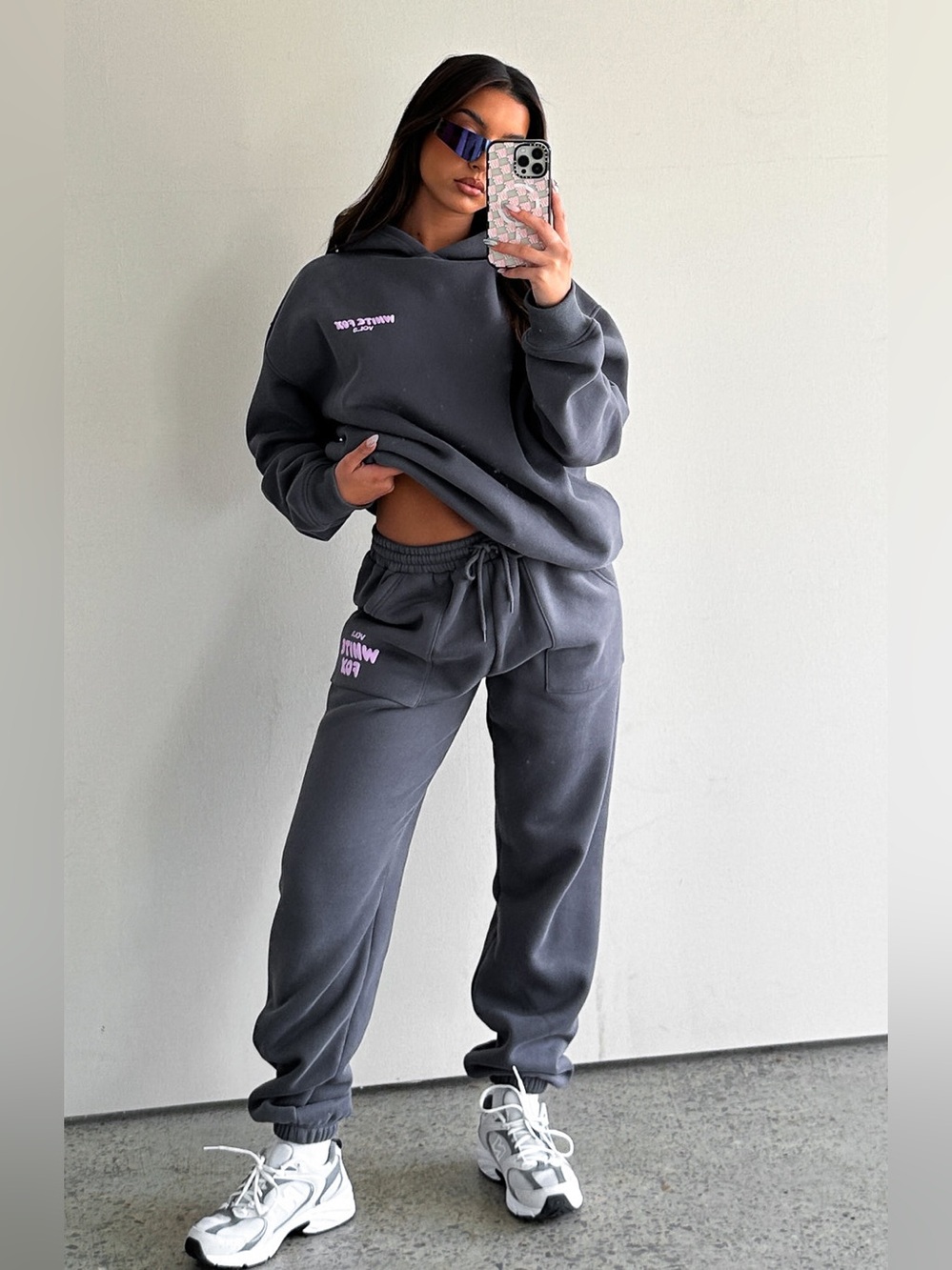 WHITE FOX Offstage Jogger Sweatpants Volcanic Gray Size Extra Small